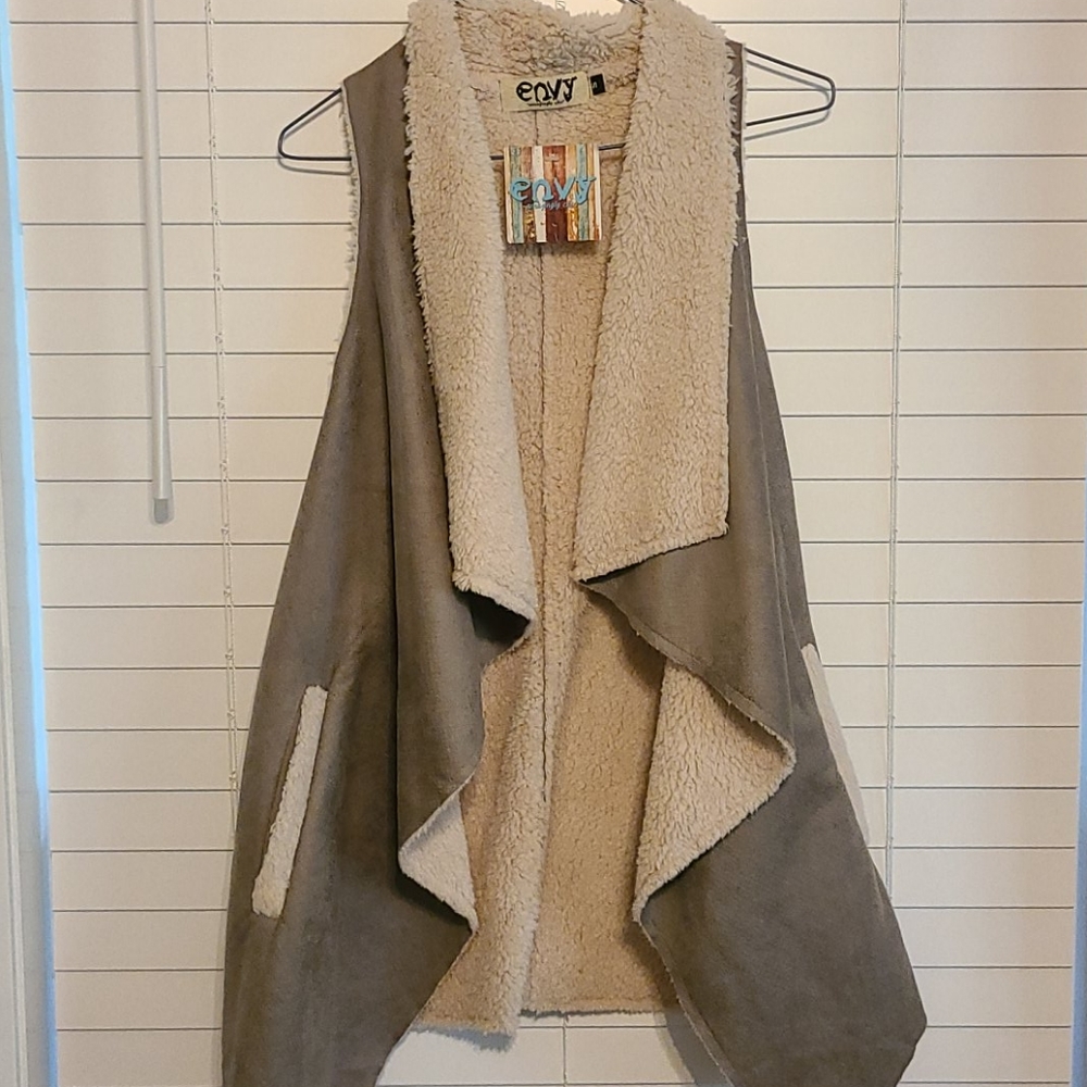 NWT Vest